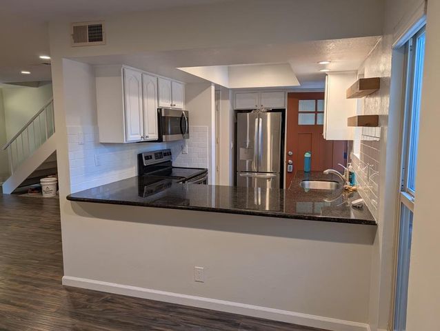 225 Red Oak Drive N, Sunnyvale, CA 94086