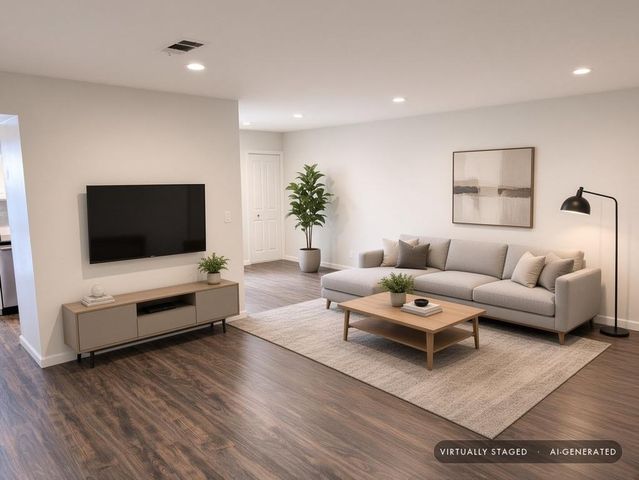 225 Red Oak Drive N, Sunnyvale, CA 94086