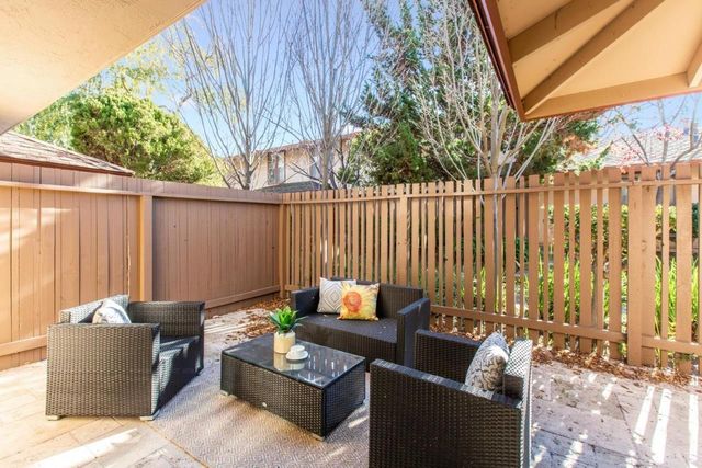 225 Red Oak Drive N, Sunnyvale, CA 94086