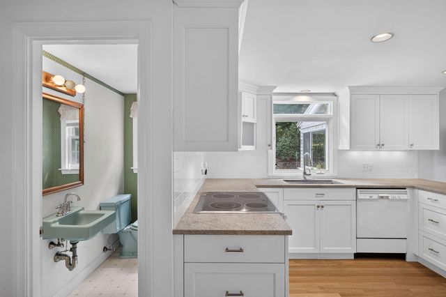 32 Greengate Road, Falmouth, MA 02540