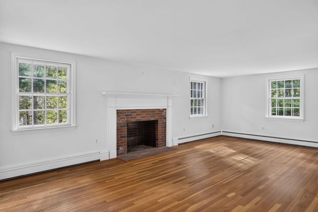 32 Greengate Road, Falmouth, MA 02540