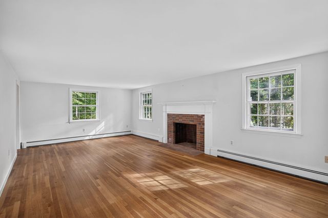 32 Greengate Road, Falmouth, MA 02540