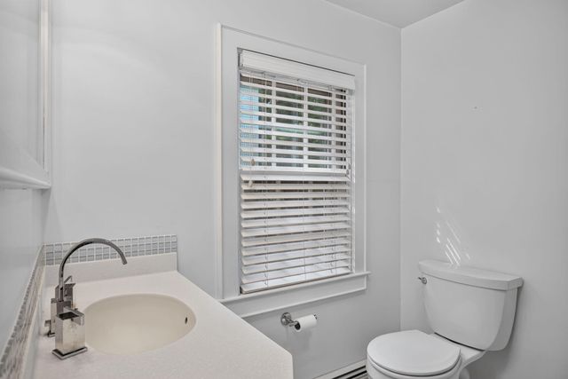 32 Greengate Road, Falmouth, MA 02540