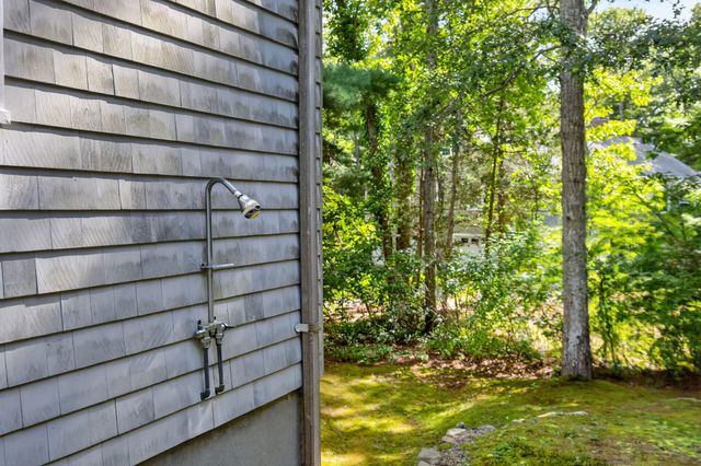 32 Greengate Road, Falmouth, MA 02540