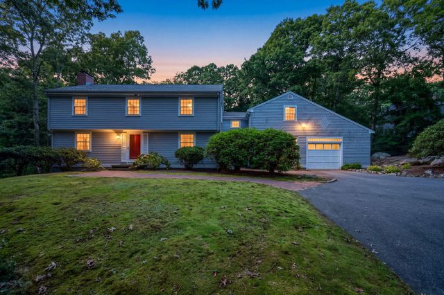 32 Greengate Road, Falmouth, MA 02540