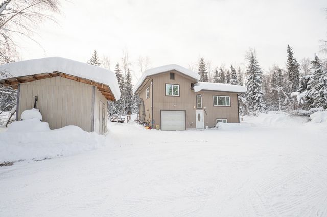 2585 CRESBARD COURT, Fairbanks, AK 99709