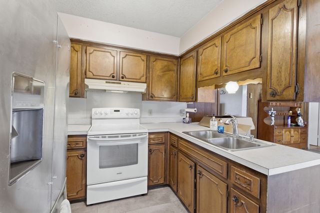 105 S Valley Rd, Hendersonville, TN 37075
