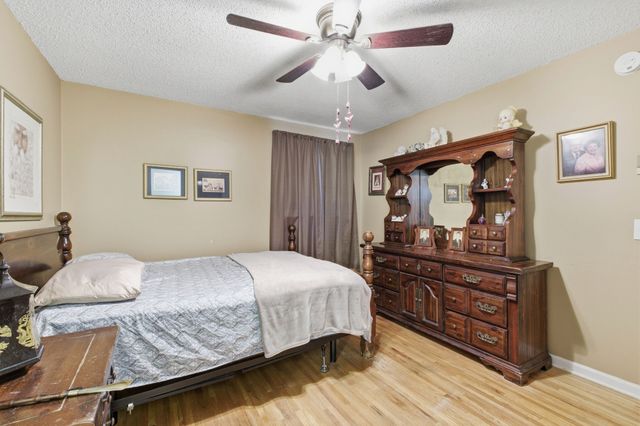 105 S Valley Rd, Hendersonville, TN 37075