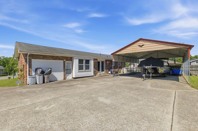 105 S Valley Rd, Hendersonville, TN 37075