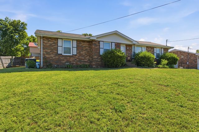 105 S Valley Rd, Hendersonville, TN 37075