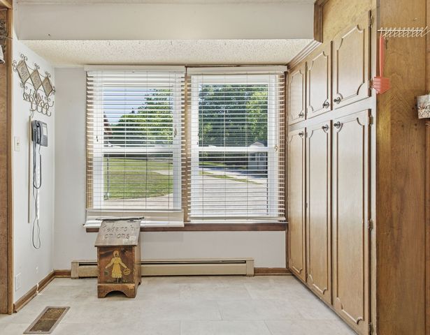 105 S Valley Rd, Hendersonville, TN 37075