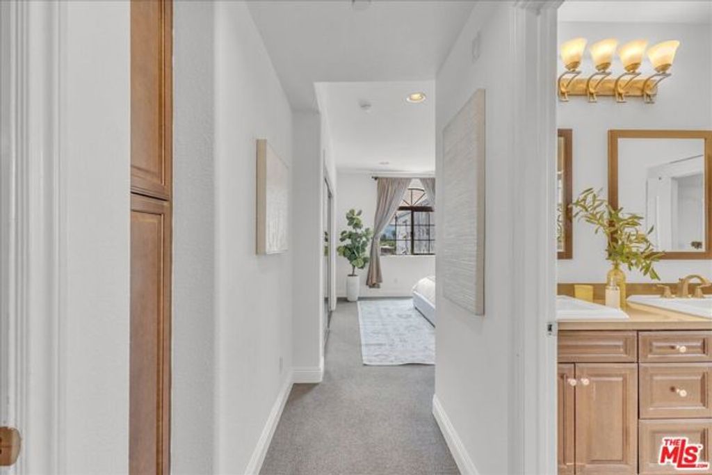 4805 Bellflower Avenue 203, North Hollywood (los Angeles), CA 91601