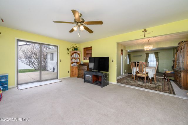 20 Snowdrift Lane, Howell, NJ 07731