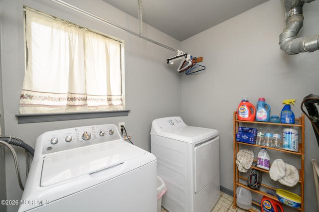 20 Snowdrift Lane, Howell, NJ 07731