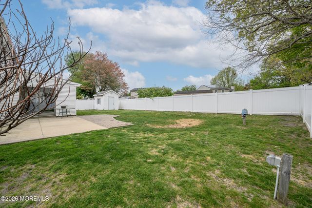 20 Snowdrift Lane, Howell, NJ 07731