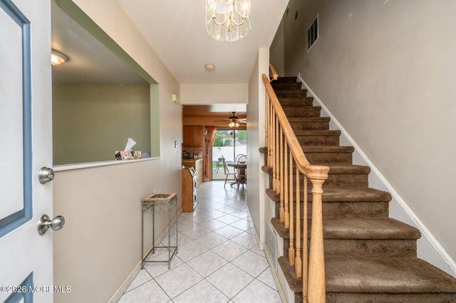 20 Snowdrift Lane, Howell, NJ 07731