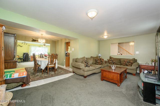20 Snowdrift Lane, Howell, NJ 07731