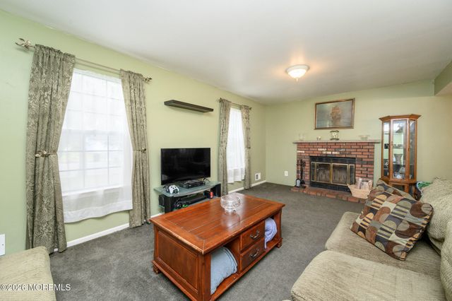 20 Snowdrift Lane, Howell, NJ 07731