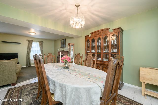 20 Snowdrift Lane, Howell, NJ 07731