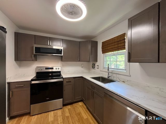 6 Grandview Drive 27C, Farmington, CT 06032