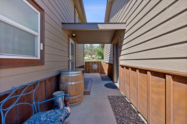 1720 SW Culver Highway, Madras, OR 97741