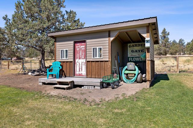 1720 SW Culver Highway, Madras, OR 97741