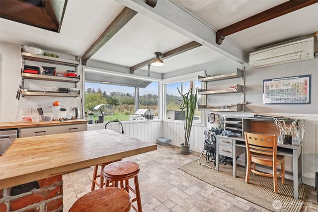 8754 Peavey Road, Sedro Woolley, WA 98284