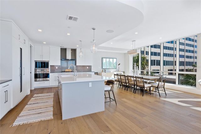 6100 MIDNIGHT PASS ROAD 201, Sarasota, FL 34242