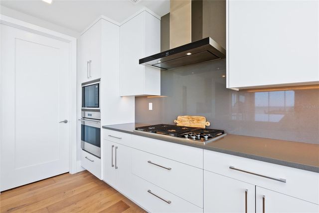 6100 MIDNIGHT PASS ROAD 201, Sarasota, FL 34242