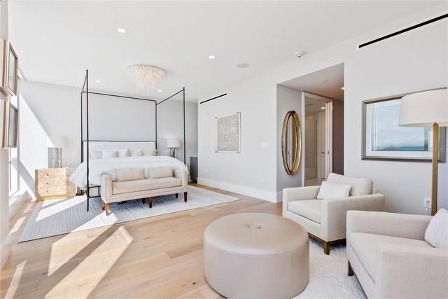 6100 MIDNIGHT PASS ROAD 201, Sarasota, FL 34242