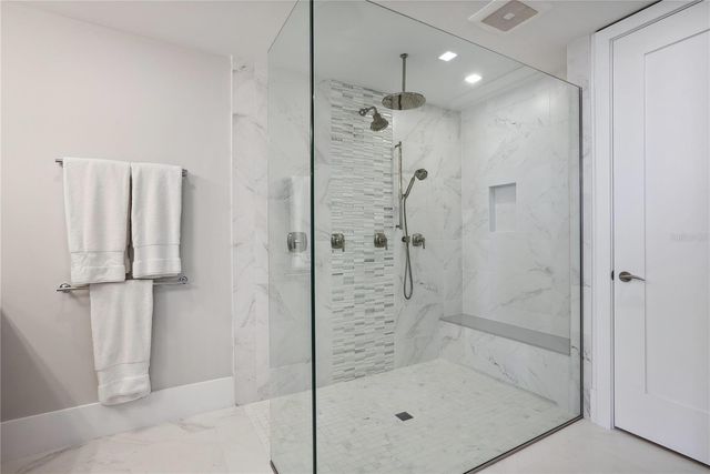 6100 MIDNIGHT PASS ROAD 201, Sarasota, FL 34242