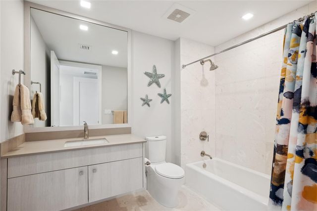 6100 MIDNIGHT PASS ROAD 201, Sarasota, FL 34242