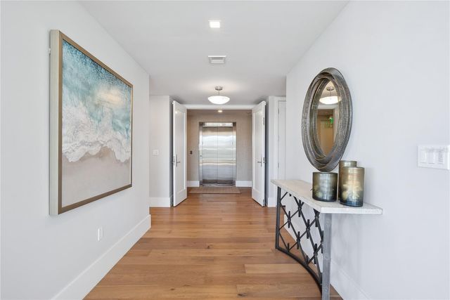 6100 MIDNIGHT PASS ROAD 201, Sarasota, FL 34242