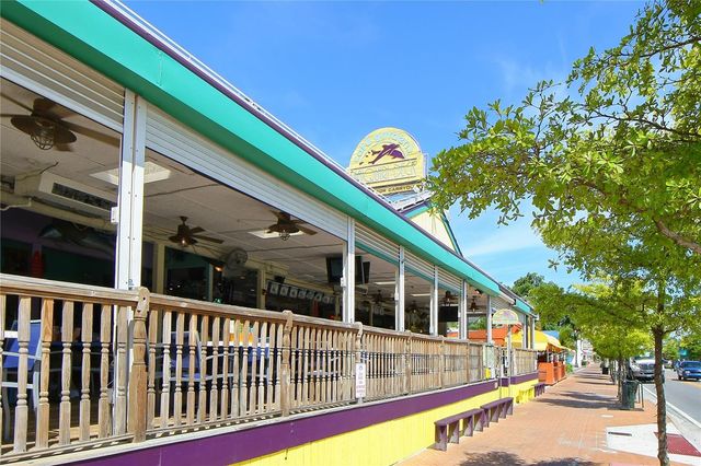 6100 MIDNIGHT PASS ROAD 201, Sarasota, FL 34242