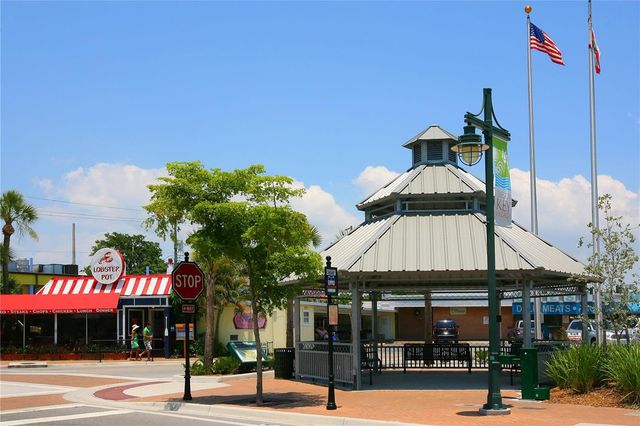 6100 MIDNIGHT PASS ROAD 201, Sarasota, FL 34242