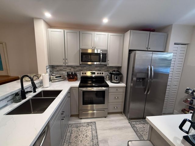 539 NW 36th Avenue, Deerfield Beach, FL 33442