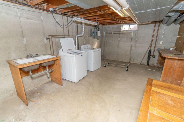 203 W Green Street, Winterset, IA 50273