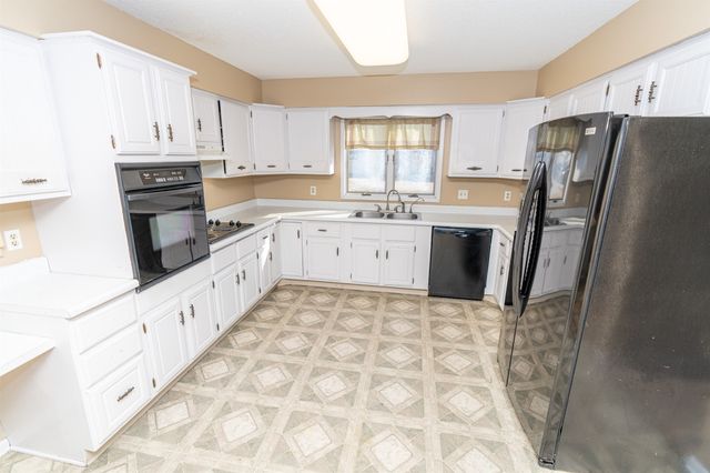 203 W Green Street, Winterset, IA 50273