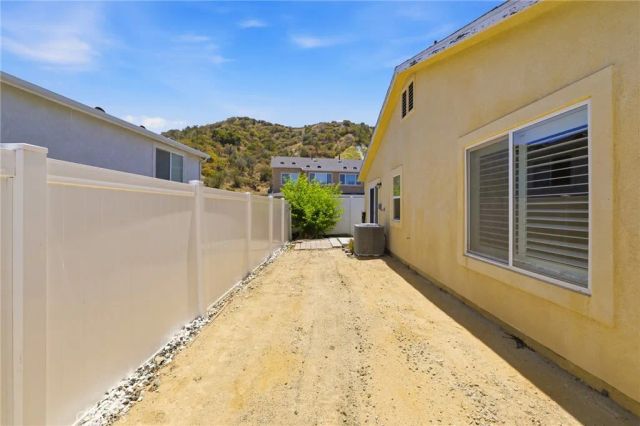21716 Jack Place, Saugus, CA 91350