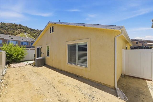 21716 Jack Place, Saugus, CA 91350