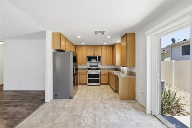 21716 Jack Place, Saugus, CA 91350