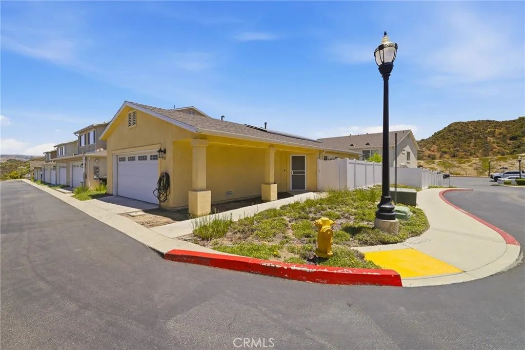 21716 Jack Place, Saugus, CA 91350