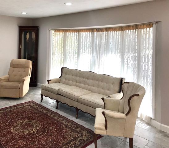 5470 Carew Street, Houston, TX 77096
