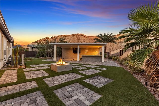 11 Acacia Creek Court, Henderson, NV 89011