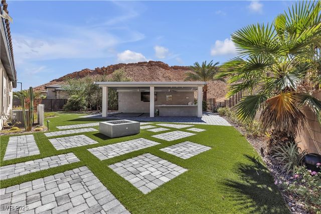 11 Acacia Creek Court, Henderson, NV 89011