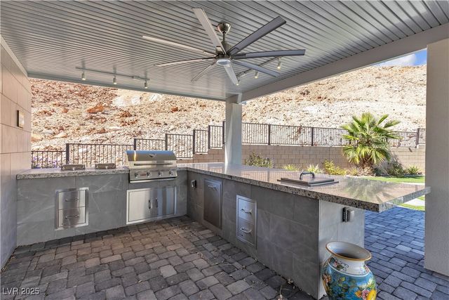 11 Acacia Creek Court, Henderson, NV 89011