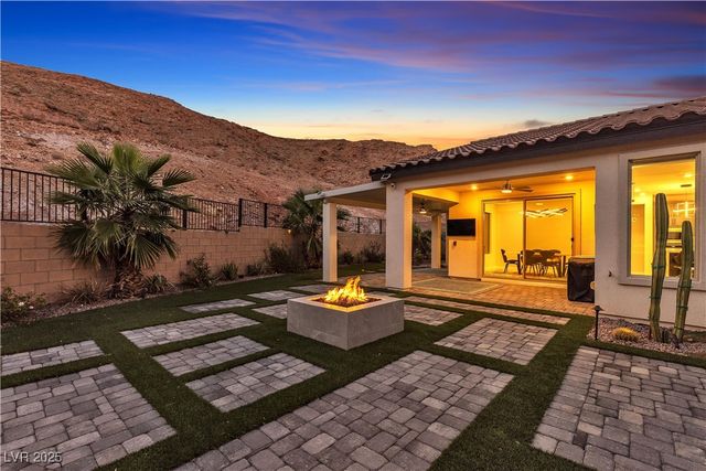 11 Acacia Creek Court, Henderson, NV 89011