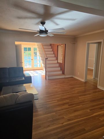 2124 Oxford, Sacramento, CA 95815