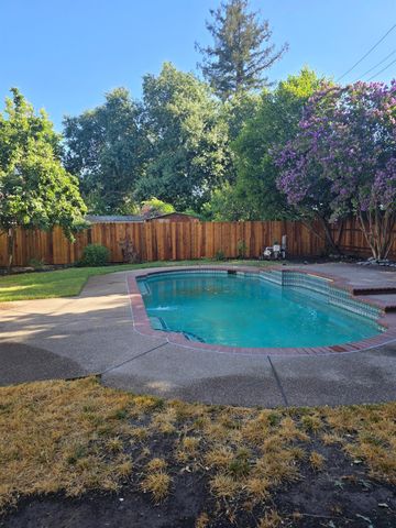 2124 Oxford, Sacramento, CA 95815