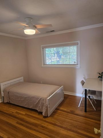 2124 Oxford, Sacramento, CA 95815